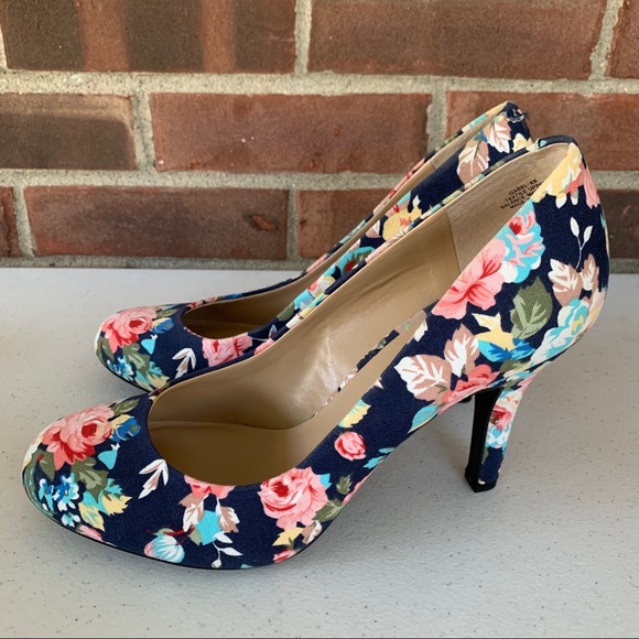 Kelly & Katie Isabel floral round toe pump mint - Picture 5 of 9